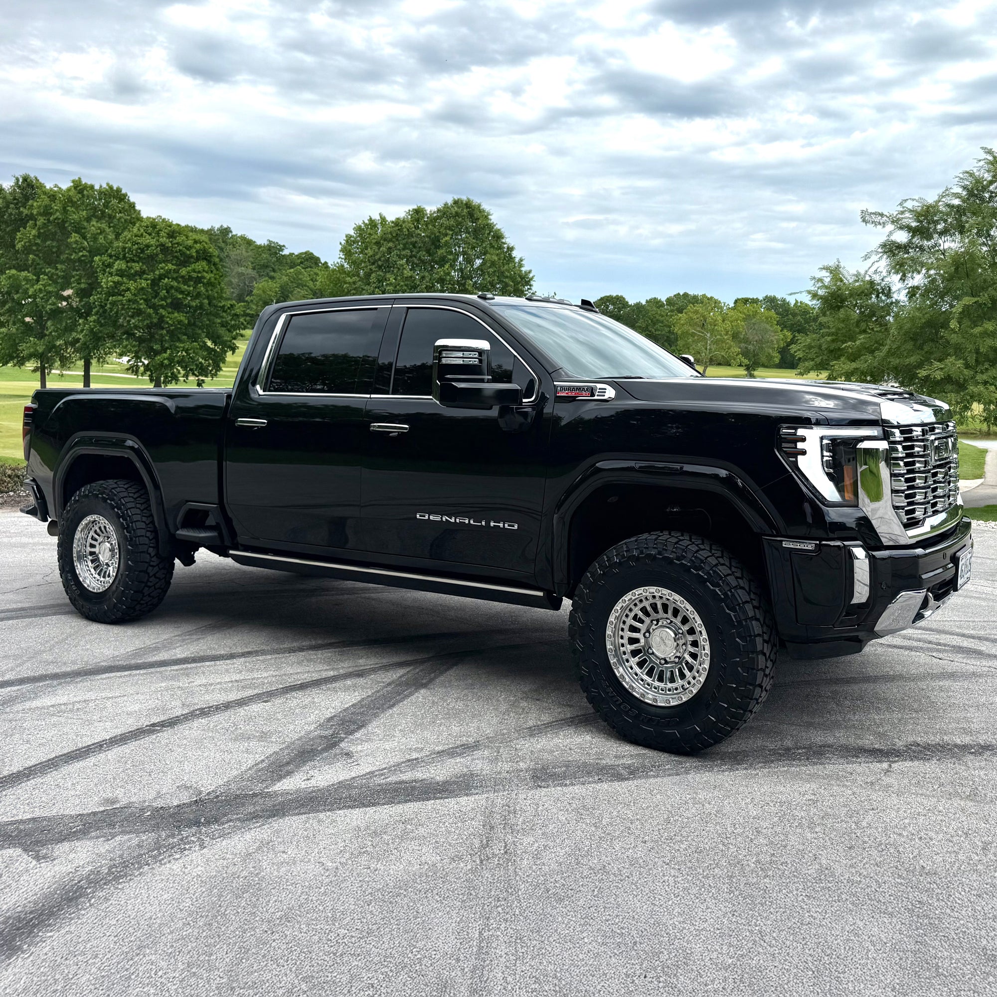 2025 GMC Sierra 2500HD Denali