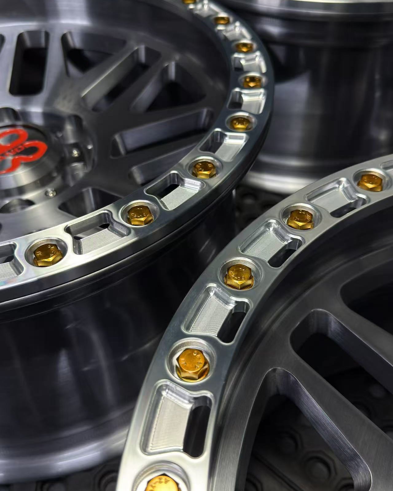 (Set of 4) FR-01R | 6061-T6 Forged | Simulated Beadlock w/ Removable Rings | Gloss Brushed Gray, Machined Clear Rings (6x135 | 17x8.5, 0mm Offset)