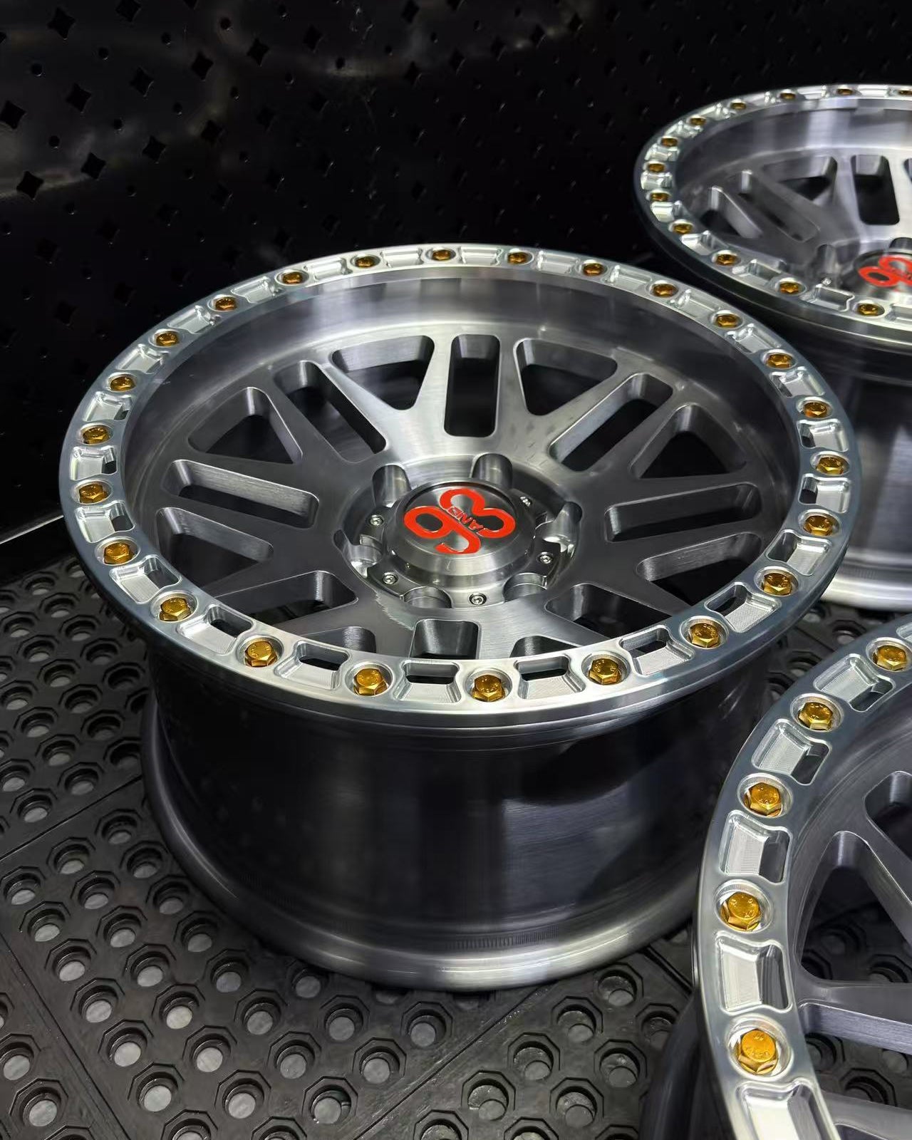 (Set of 4) FR-01R | 6061-T6 Forged | Simulated Beadlock w/ Removable Rings | Gloss Brushed Gray, Machined Clear Rings (6x135 | 17x8.5, 0mm Offset)