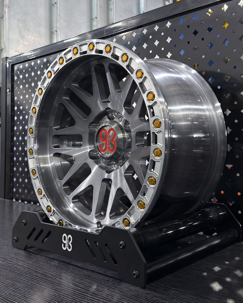 (Set of 4) FR-01R | 6061-T6 Forged | Simulated Beadlock w/ Removable Rings | Gloss Brushed Gray, Machined Clear Rings (6x135 | 17x8.5, 0mm Offset)