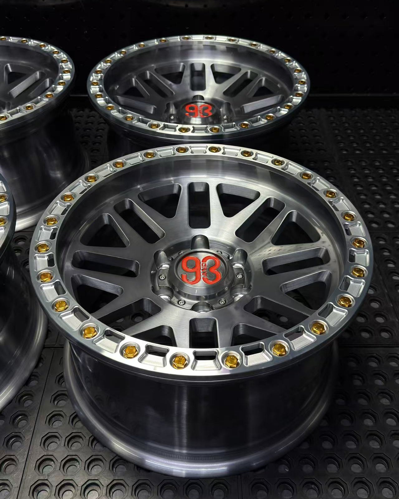 (Set of 4) FR-01R | 6061-T6 Forged | Simulated Beadlock w/ Removable Rings | Gloss Brushed Gray, Machined Clear Rings (6x135 | 17x8.5, 0mm Offset)