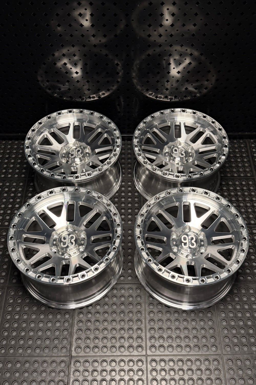 (Set of 4) FR-01R | 6061-T6 Forged | Simulated Beadlock w/ Removable Rings | Machined Clear, Machined Clear Slotted Rings, Black Lip Bolts (6x135 | 17x8.5, 0mm Offset)