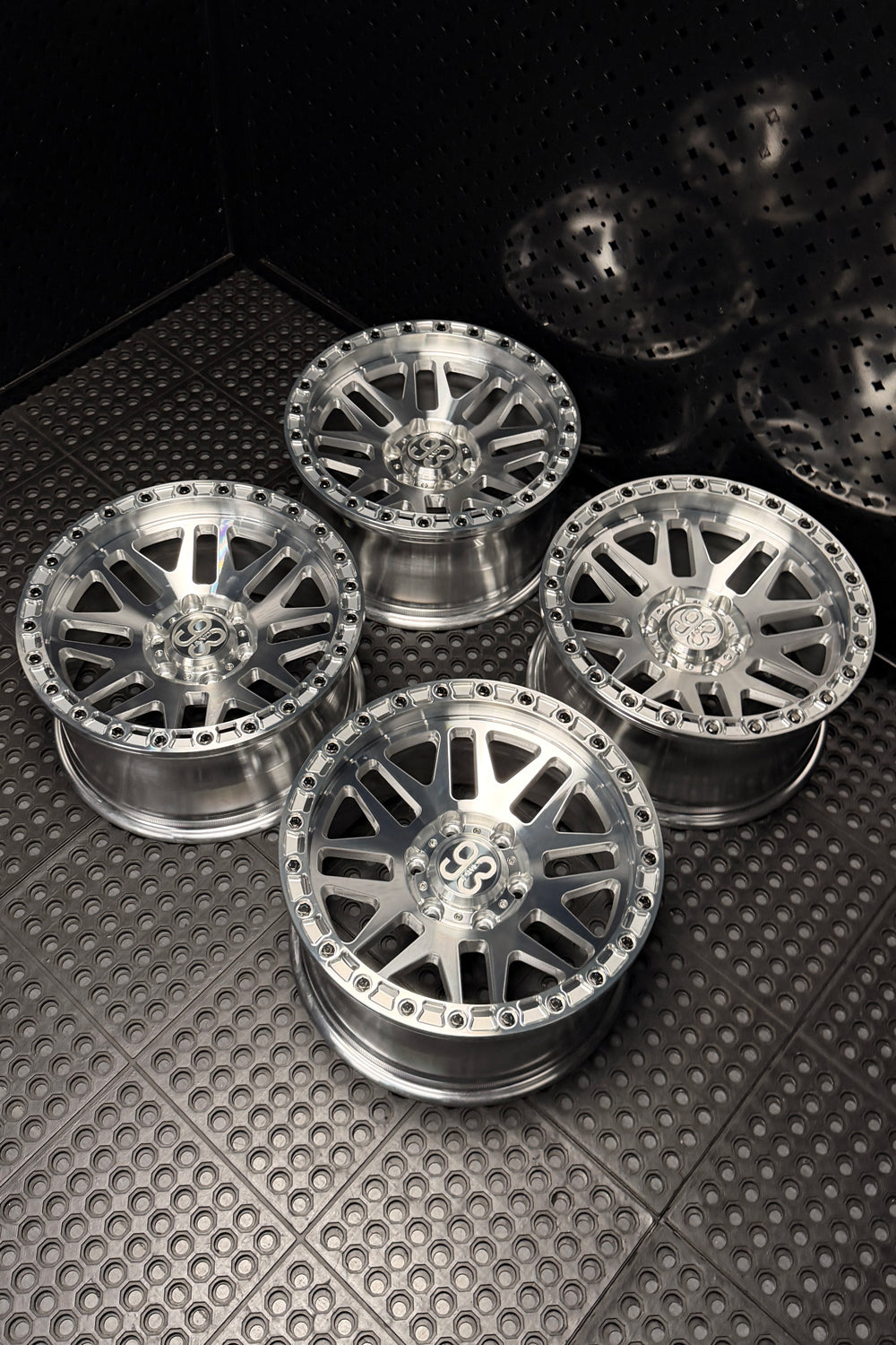 (Set of 4) FR-01R | 6061-T6 Forged | Simulated Beadlock w/ Removable Rings | Machined Clear, Machined Clear Slotted Rings, Black Lip Bolts (6x135 | 17x8.5, 0mm Offset)