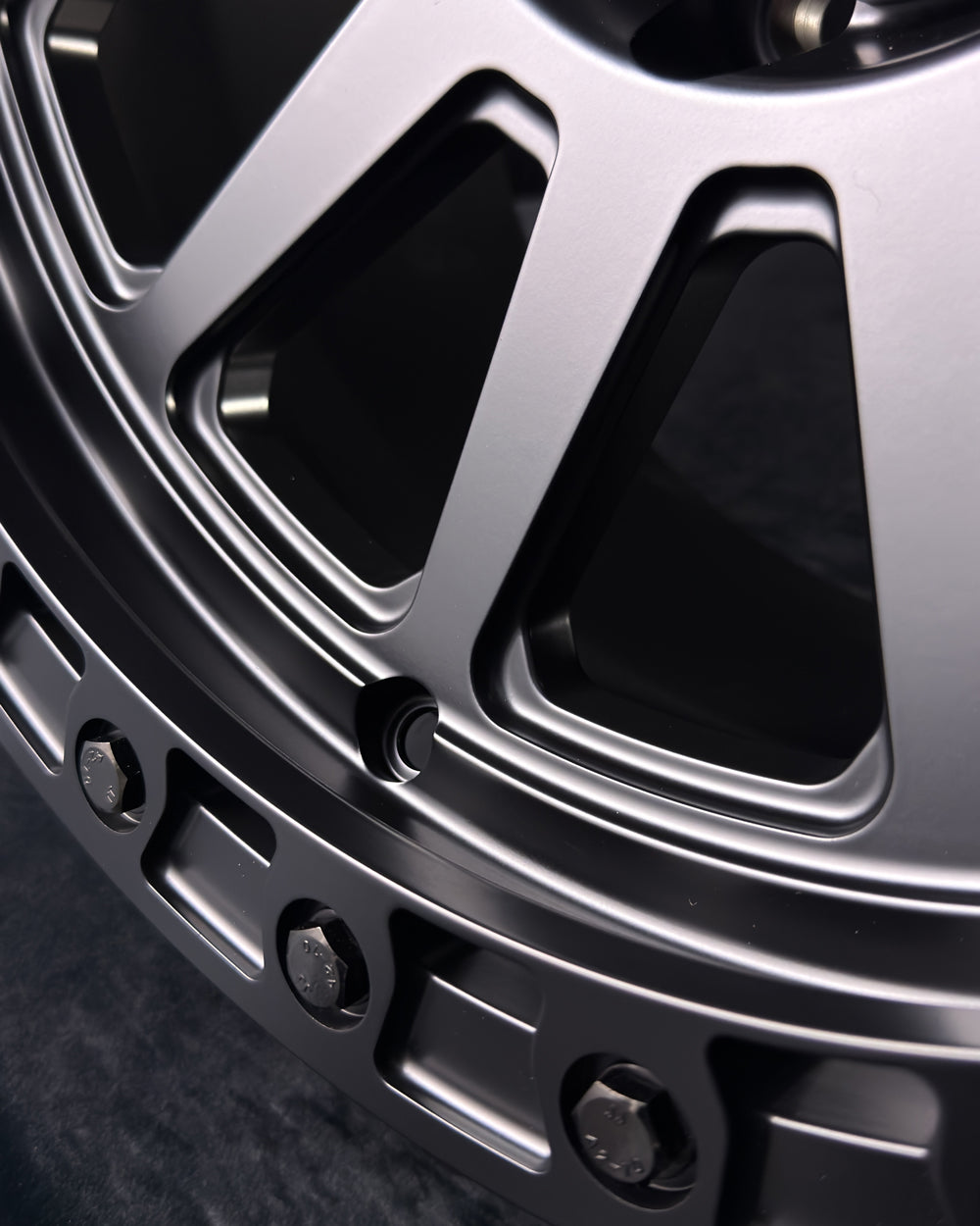 (Set of 4) FR-10 | 6061-T6 Forged | Simulated Beadlock | Matte Black (6x135 | 17x8.5, 0mm Offset)