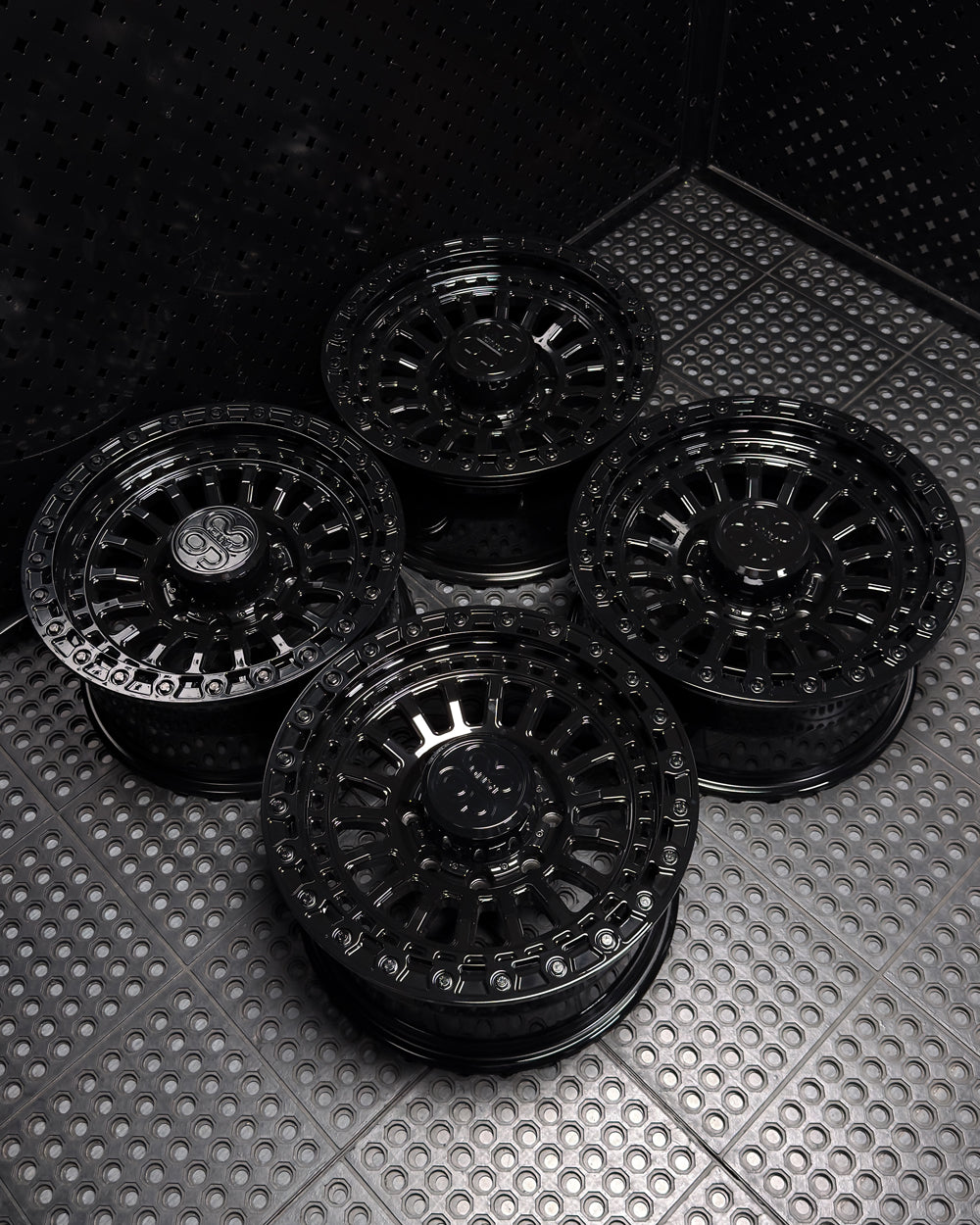 (Set of 4) FR-19 | 6061-T6 Forged | Simulated Beadlock | Gloss Black, Black Lip Bolts (8x170 | 18x9, +12mm Offset)