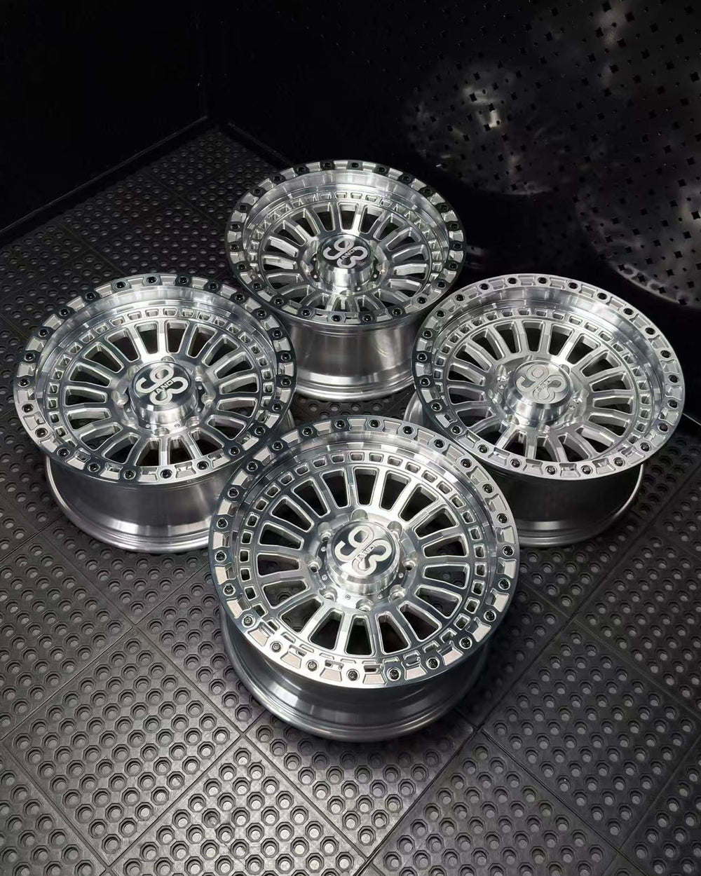(Set of 4) FR-19 | 6061-T6 Forged | Simulated Beadlock | Machined Clear, Black Lip Bolts (8x180 | 20x9, 0mm Offset)