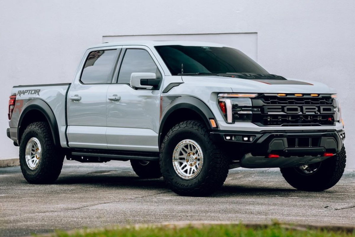 Base Model Raptor 2024 Ford F-150 Raptor R | FR-01 Simulated Beadlock | Machined | 17x9 ...