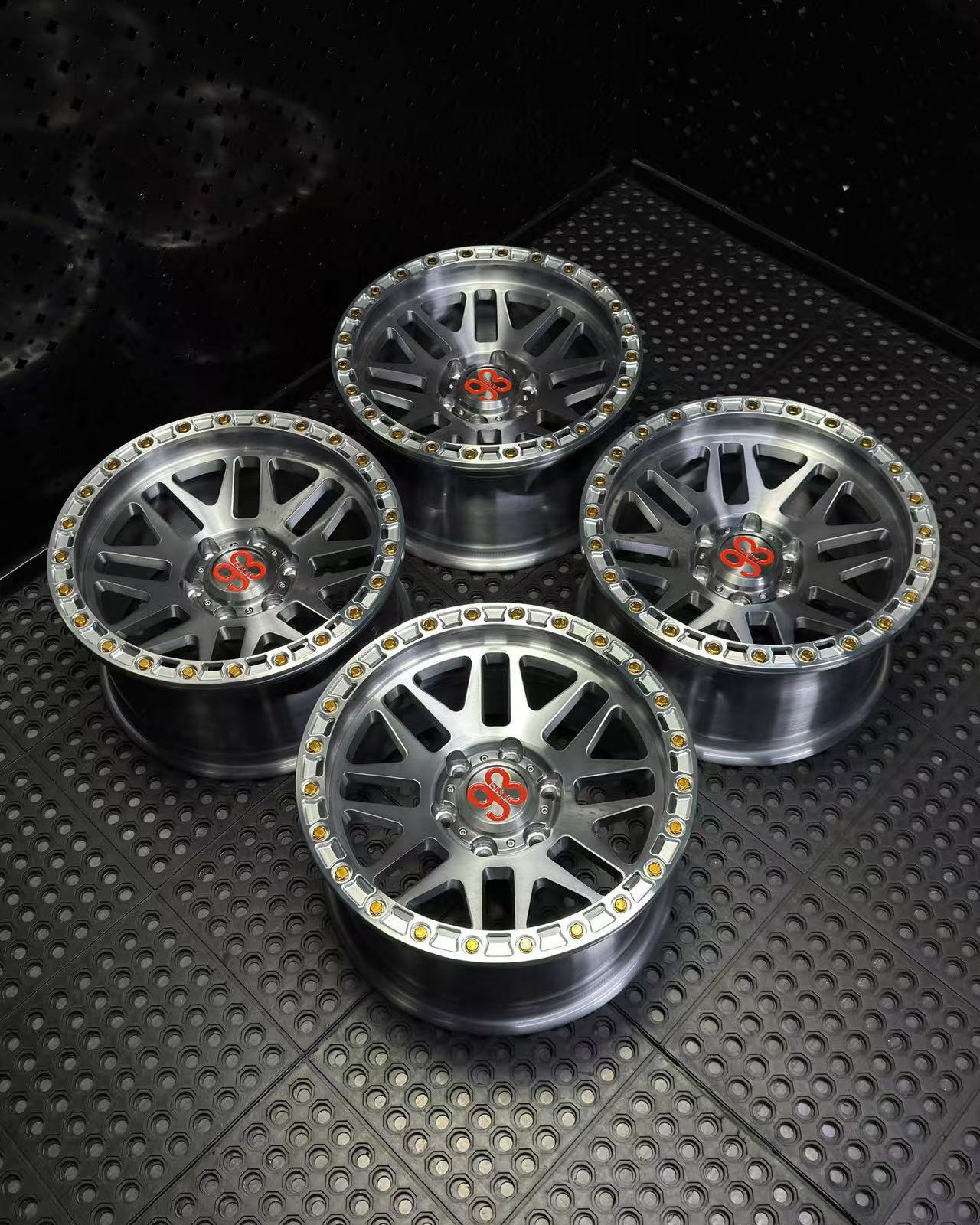 (Set of 4) FR-01R | 6061-T6 Forged | Simulated Beadlock w/ Removable Rings | Gloss Brushed Gray, Machined Clear Rings (6x135 | 17x8.5, 0mm Offset)