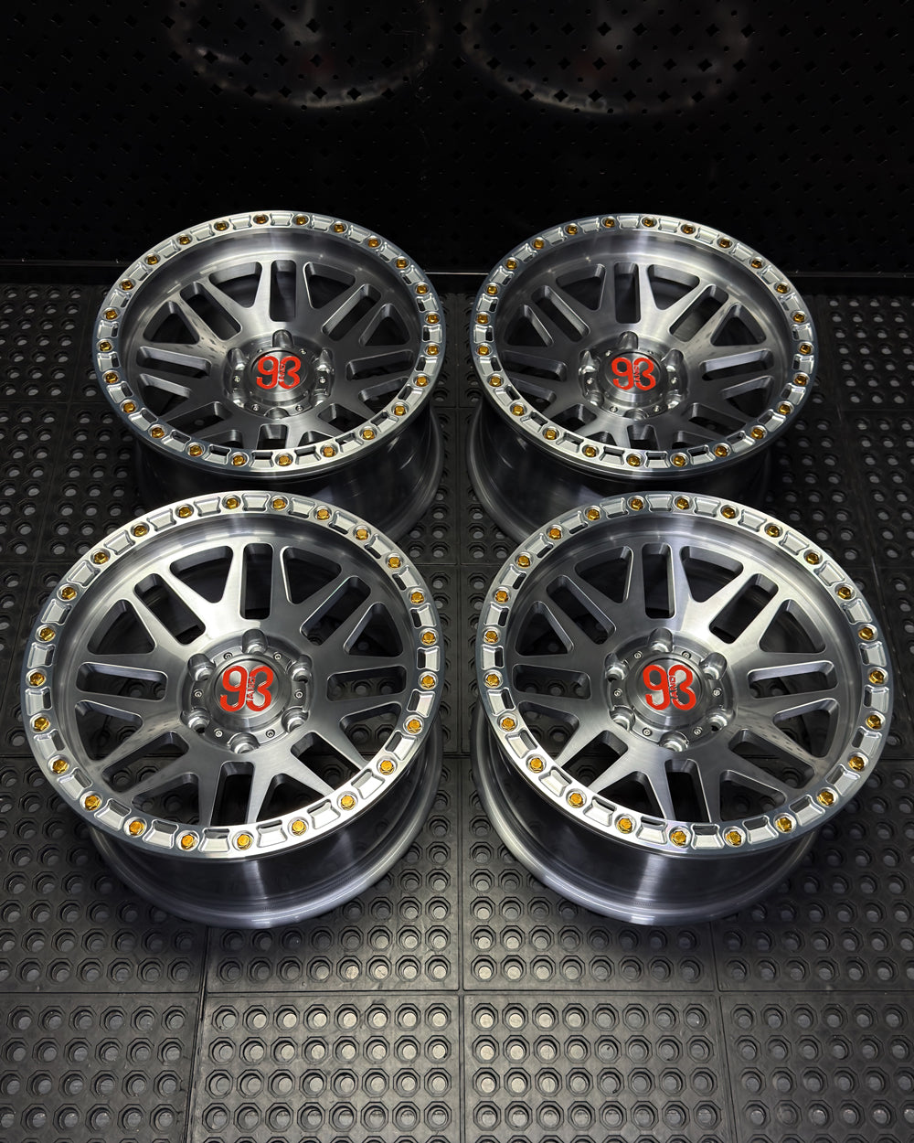 (Set of 4) FR-01R | 6061-T6 Forged | Simulated Beadlock w/ Removable Rings | Gloss Brushed Gray, Machined Clear Rings (6x135 | 17x8.5, 0mm Offset)