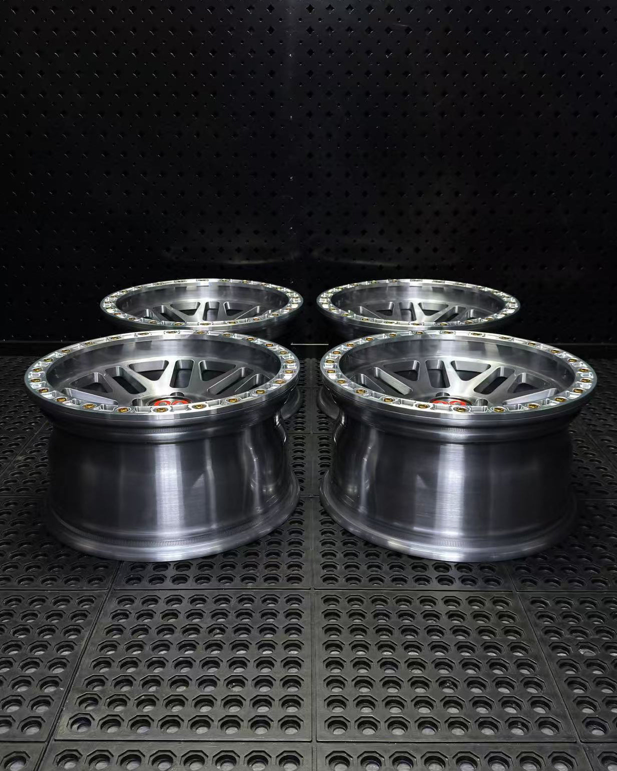 (Set of 4) FR-01R | 6061-T6 Forged | Simulated Beadlock w/ Removable Rings | Gloss Brushed Gray, Machined Clear Rings (6x135 | 17x8.5, 0mm Offset)