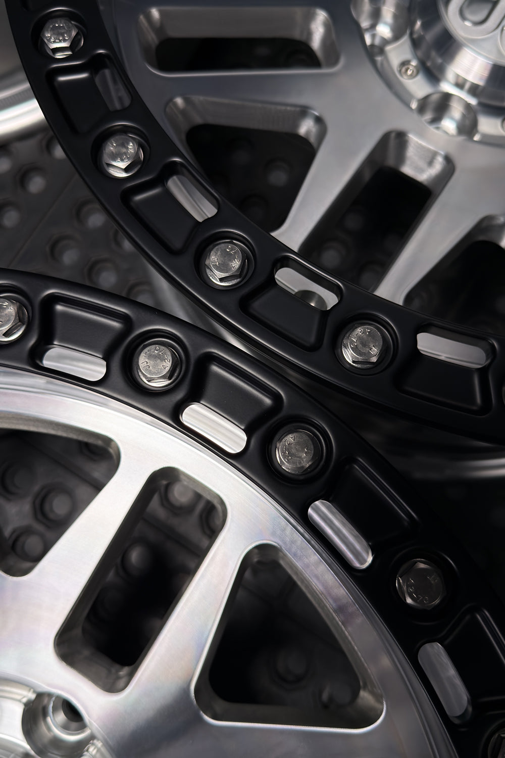 (Set of 4) FR-01R | 6061-T6 Forged | Simulated Beadlock w/ Removable Rings | Machined Clear, Matte Black Slotted Rings, Stainless Lip Bolts (6x135 | 17x8.5, 0mm Offset)