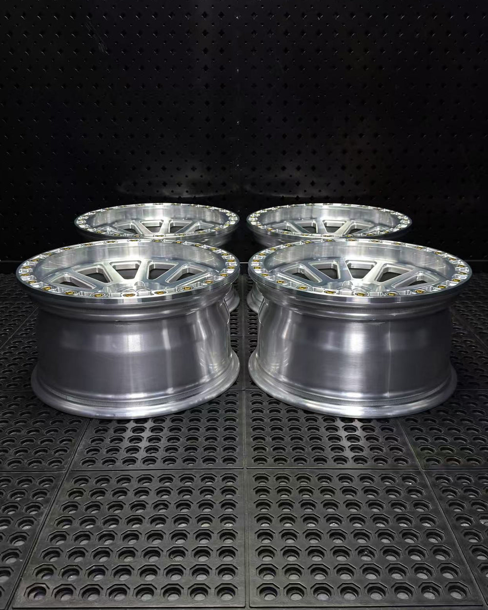(Set of 4) FR-10R | 6061-T6 Forged | Simulated Beadlock w/ Removable Rings | Machined Clear, Machined Clear Rings (6x135 | 17x8.5, 0mm Offset)