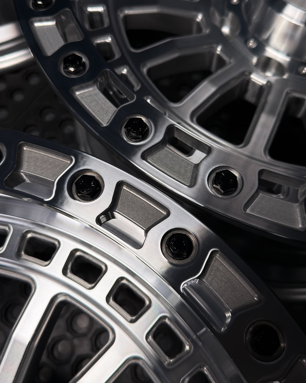 (Set of 4) FR-19 | 6061-T6 Forged | Simulated Beadlock | Machined Clear, Black Lip Bolts (8x180 | 20x9, 0mm Offset)